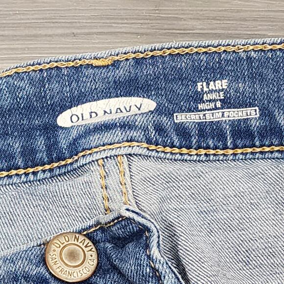 Old Navy Flare Ankle Jeans High Rise Size 14 Medium Wash Raw Hem Stretchy - Picture 3 of 10